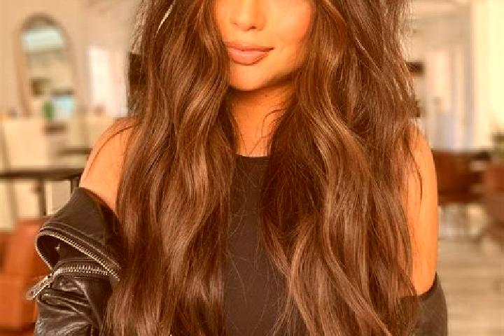 Scarlett, 32, a brunette dark-eyed indian companion based in Zabrodzie. Offering Massage, OWO. Available for incall and outcall, day and evening dates.