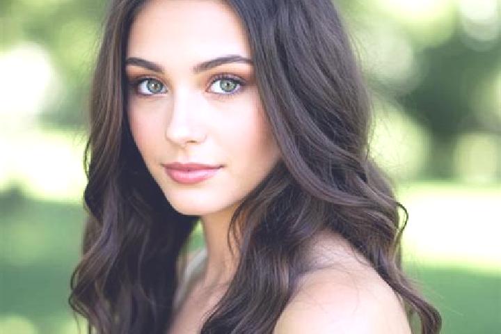 Scarlett, 32, a brunette hazel-eyed european companion based in Xinzhaiping. Offering OWO, Massage, Roleplay, Dinner Date, CIM. Available for incall and outc...