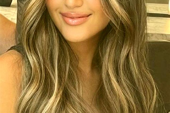Scarlett, 32, a dark blonde brown-eyed indian companion based in Niquelandia. Offering GFE, 69, Girlfriend Experience, Striptease, A-Level. Available for inc...