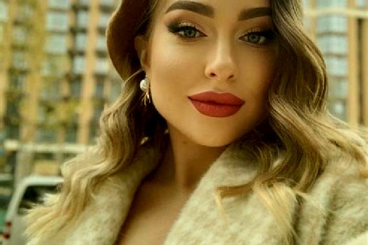 Scarlett, 32 — Escort in Boyarka, Ukraine