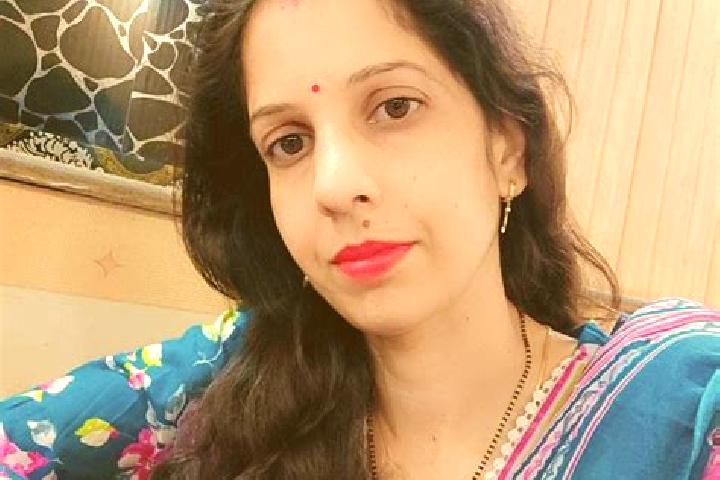 Scarlett, 32 — Escort in Obra, India
