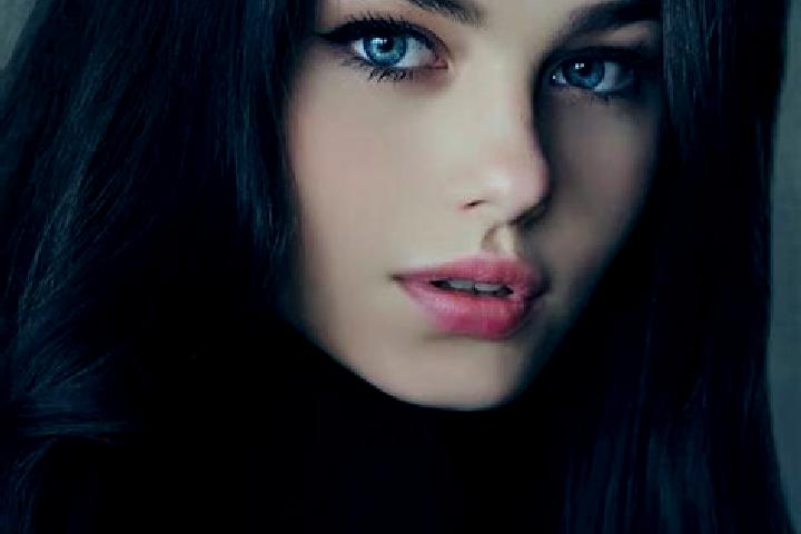 Scarlett, 33, a black amber-eyed slavic companion based in Lipnica Mala. Offering Massage, Dinner Date, BDSM, CIM, Striptease. Available for incall and outca...