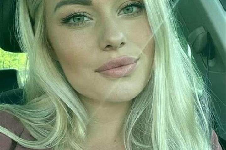 Scarlett, 33, a blonde hazel-eyed european companion based in Cuba Libre. Offering Dinner Date, 69, Fetish. Available for incall and outcall, day and evening...