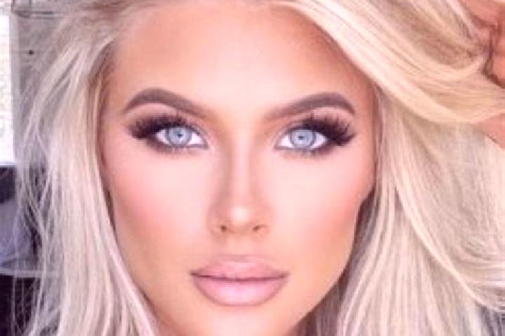 Scarlett, 33, a platinum blonde blue-eyed mediterranean companion based in Mazongling. Offering Deep French Kissing, OWO, Striptease, Dinner Date, Party Girl...