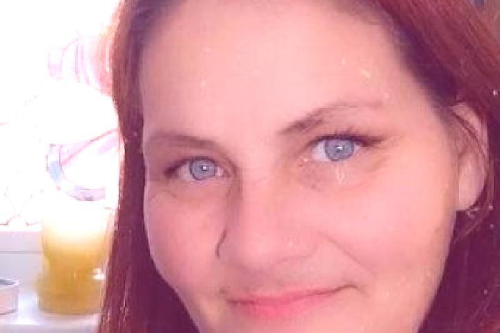 Scarlett, 33, a red green-eyed caucasian companion based in Lueckenburg. Offering Prostate Massage, 69. Available for incall and outcall, day and evening dates.
