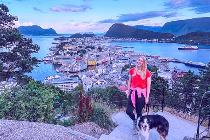 Scarlett, 33 — Escort in Alesund, Norway