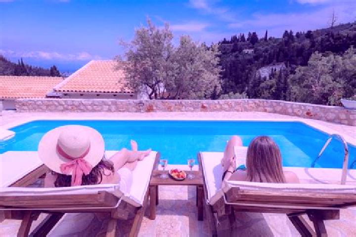 Scarlett, 33 — Escort in Apolpaina, Greece