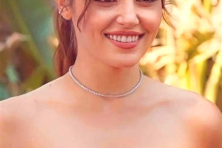 Scarlett, 33 — Escort in Elmacik, Turkey