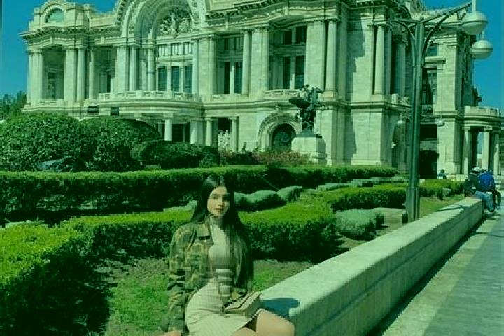 Scarlett, 33 — Escort in Parangarico, Mexico
