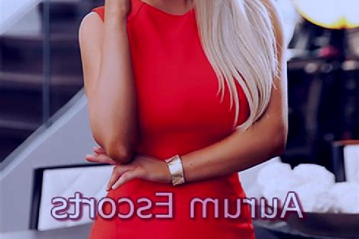 Scarlett, 34, a blonde amber-eyed caribbean companion based in Zhuze. Offering CIM, Deep French Kissing, Couples, Massage, Party Girl. Available for incall a...