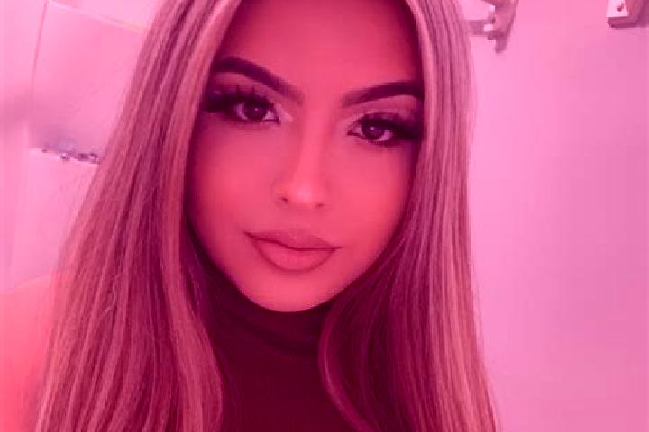 Scarlett, 34, a blonde amber-eyed latina companion based in Bleret. Offering Deep French Kissing, Massage, Roleplay, Erotic Massage, GFE. Available for incal...