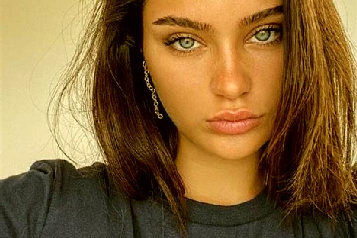 Scarlett, 34, a brunette blue-eyed middle eastern companion based in South Arm. Offering Overnight, GFE, Roleplay, BDSM, Deep French Kissing. Available for i...