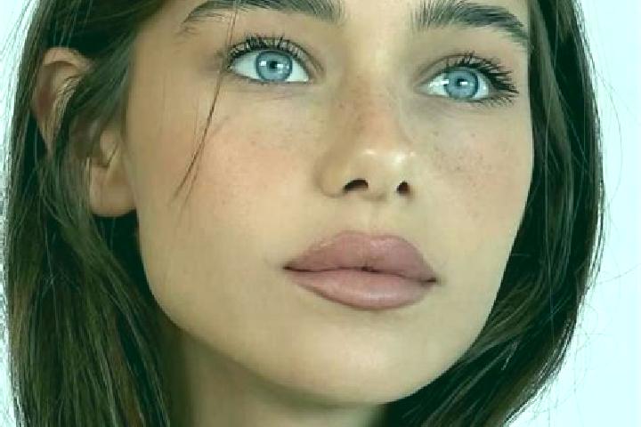 Scarlett, 34, a brunette brown-eyed mixed companion based in Myyrmaeki. Offering OWO, Couples, Roleplay. Available for incall and outcall, day and evening da...