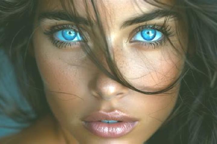 Scarlett, 34, a dark blonde blue-eyed middle eastern companion based in Tunjungrejo. Offering Striptease, Deep French Kissing, Roleplay. Available for incall...