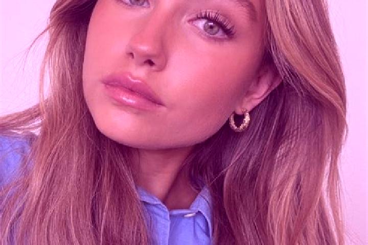 Scarlett, 34, a dark blonde green-eyed mediterranean companion based in Hlyboke. Offering Erotic Massage, Prostate Massage, CIM, OWO, A-Level. Available for ...