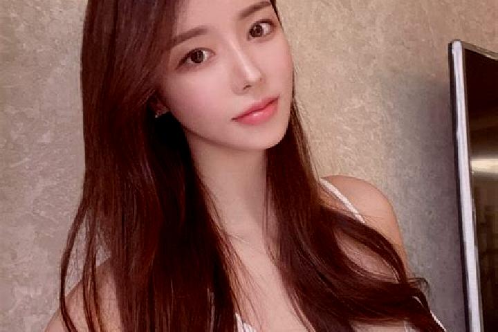 Scarlett, 34 — Escort in Chaolian, China