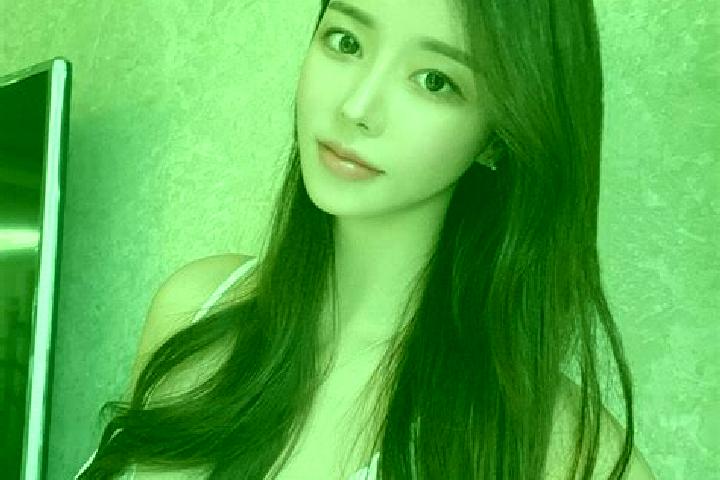 Scarlett, 34 — Escort in Meipu, China