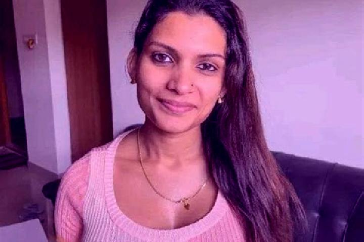 Scarlett, 34 — Escort in Roshni-Chu, Russia