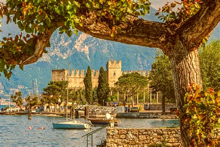 Scarlett, 34 — Escort in Torri del Benaco, Italy