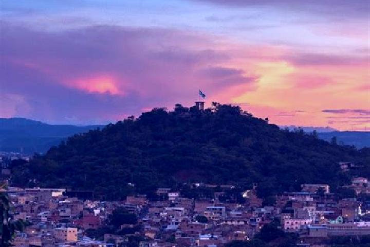 Scarlett, 34 — Escort in Yaruchel, Honduras