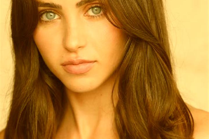 Scarlett, 35, a auburn brown-eyed european companion based in Iriona. Offering Deep French Kissing, BDSM, Roleplay. Available for incall and outcall, overnig...