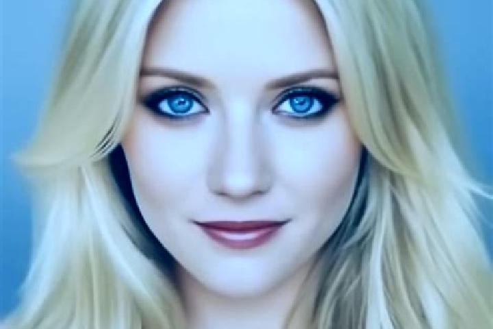 Scarlett, 35, a blonde amber-eyed caucasian companion based in El Pozole. Offering Overnight, Prostate Massage, Tantra. Available for incall and outcall, ove...