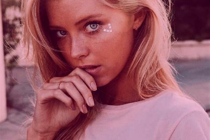 Scarlett, 35, a blonde blue-eyed caribbean companion based in Hattstedt. Offering Party Girl, Deep French Kissing, Domination, GFE, BDSM. Available for incal...