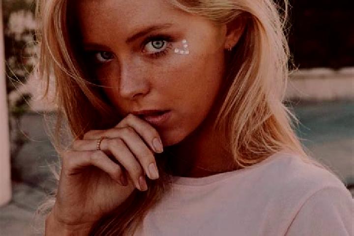 Scarlett, 35, a blonde blue-eyed mediterranean companion based in Kribleguhe. Offering Dinner Date, Tantra, Duos, Deep French Kissing. Available for incall a...