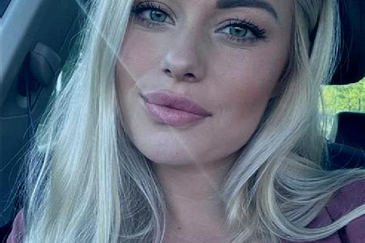 Scarlett, 35, a blonde hazel-eyed slavic companion based in Karlskrona. Offering GFE, Couples, OWO, Striptease. Available for incall and outcall, overnight b...