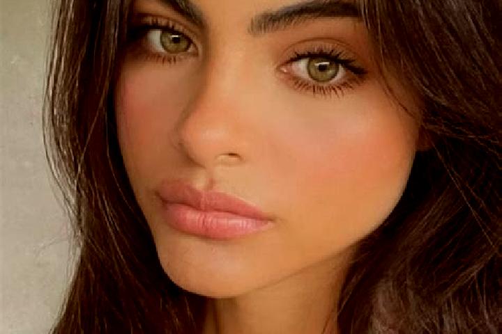 Scarlett, 35, a brunette dark-eyed middle eastern companion based in Soltaniyeh. Offering Prostate Massage, CIM, GFE, Massage. Available for incall and outca...