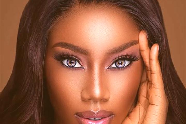 Scarlett, 35, a chestnut blue-eyed ebony companion based in Sangarebougou. Offering Striptease, Deep French Kissing, Tantra, Roleplay, CIM. Available for inc...