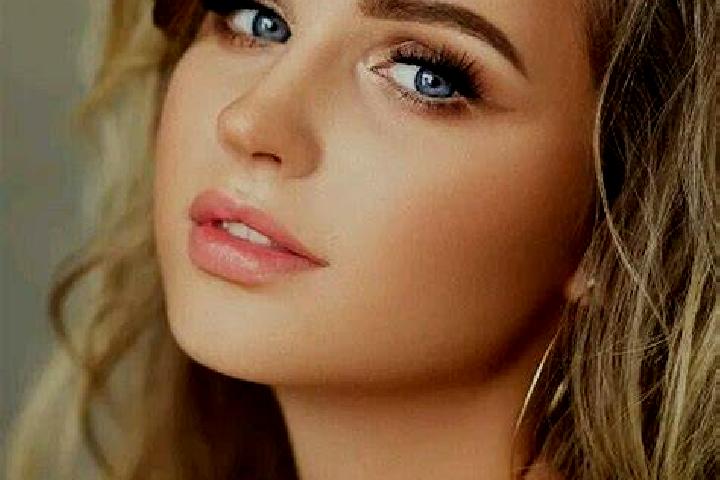 Scarlett, 35, a dark blonde blue-eyed european companion based in Dolni Cermna. Offering Party Girl, Tantra, Duos, Travel Companion. Available for incall and...
