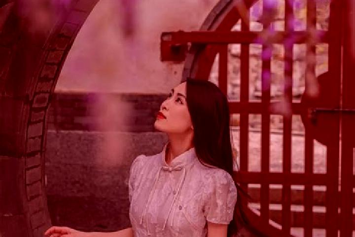 Scarlett, 35 — Escort in Huangshanguan, China