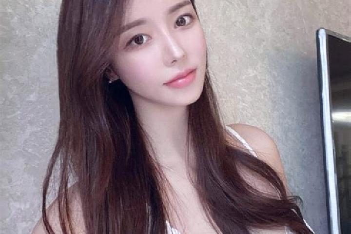 Scarlett, 35 — Escort in Langchi, China