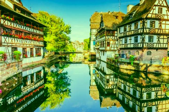 Scarlett, 35 — Escort in Montsecret, France