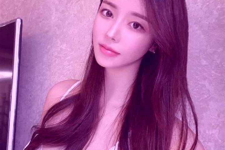 Scarlett, 35 — Escort in Yingkeng, China