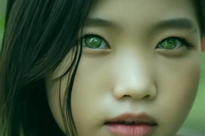 Scarlett, 36, a black green-eyed asian companion based in Solrod Strand. Offering Travel Companion, Roleplay, Tantra. Available for incall and outcall, day a...