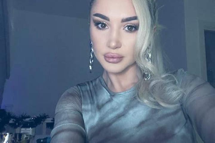 Scarlett, 36, a blonde dark-eyed ebony companion based in Saussey. Offering Domination, BDSM, Duos, CIM, GFE. Available for incall and outcall, day and eveni...
