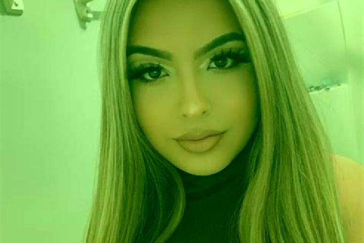 Scarlett, 36, a blonde grey-eyed latina companion based in Beaumont-sur-Leze. Offering Roleplay, 69. Available for incall and outcall, day and evening dates.