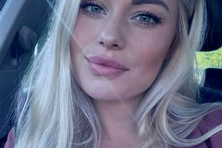 Scarlett, 36, a blonde hazel-eyed ebony companion based in Goldingen. Offering Couples, BDSM, CIM, Striptease. Available for incall and outcall, day and even...