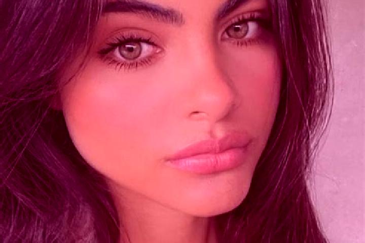 Scarlett, 36, a brunette green-eyed mixed companion based in Zeeland. Offering Roleplay, Deep French Kissing, Tantra, Girlfriend Experience, Domination. Avai...
