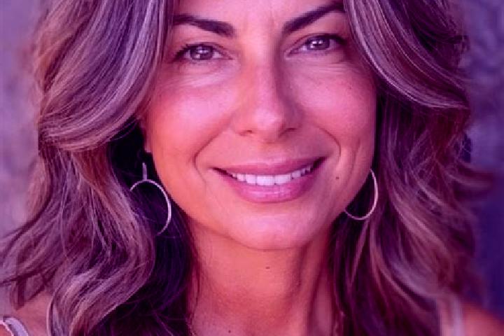 Scarlett, 36, a brunette grey-eyed latina companion based in Hemelum. Offering Massage, Prostate Massage, Roleplay, OWO. Available for incall and outcall, ov...