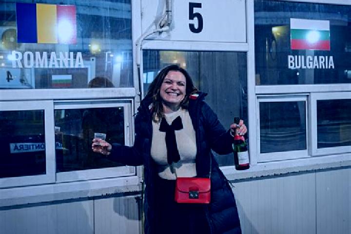 Scarlett, 36 — Escort in Luptatori, Romania