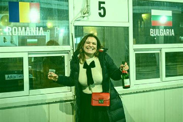 Scarlett, 36 — Escort in Milas, Romania