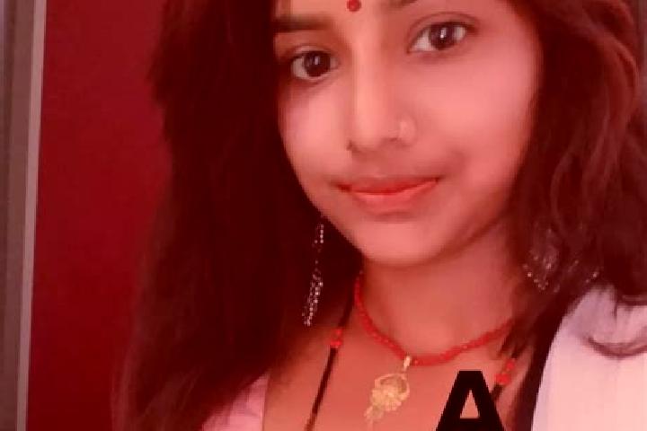 Scarlett, 36 — Escort in Sandila, India