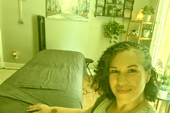 Scarlett, 37, a auburn amber-eyed middle eastern companion based in Cholet. Offering Massage, Roleplay, Travel Companion. Available for incall and outcall, d...