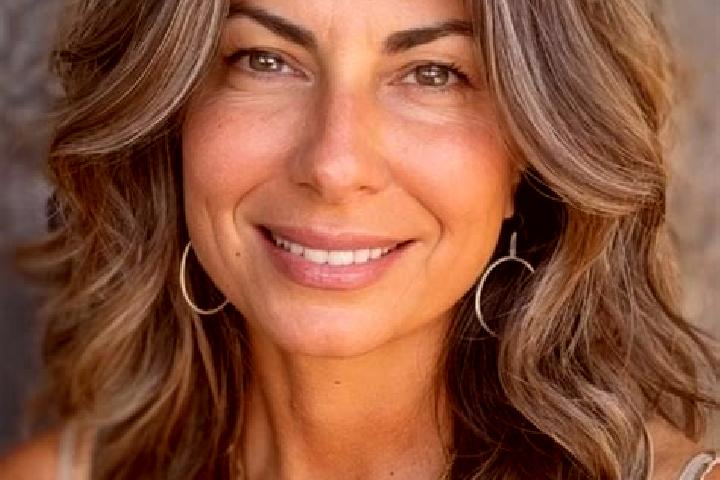 Scarlett, 37, a brunette grey-eyed middle eastern companion based in Lake Dunlap. Offering Dinner Date, A-Level, Overnight, Travel Companion. Available for i...
