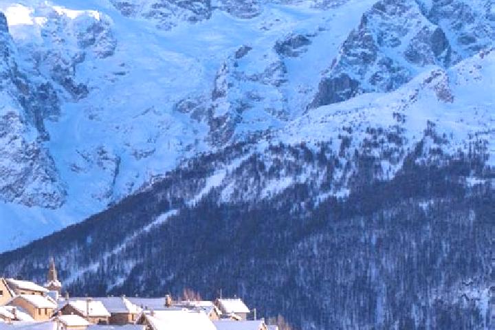 Scarlett, 37 — Escort in La Penne-sur-Huveaune, France