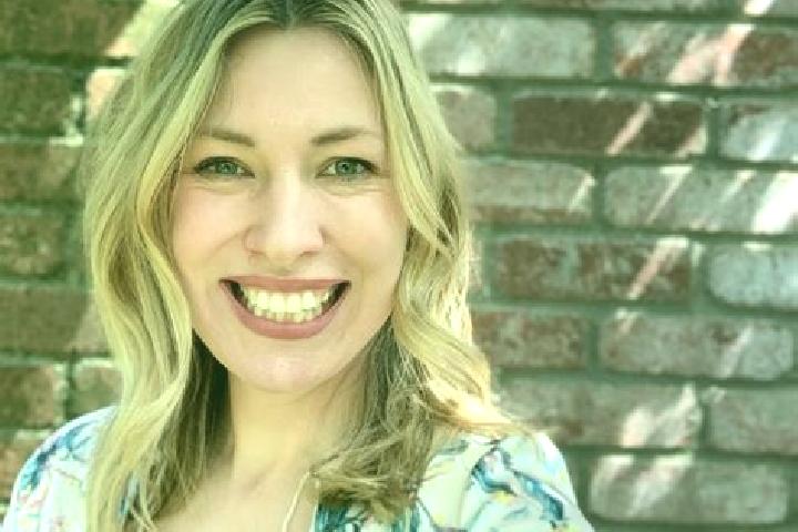 Scarlett, 37 — Escort in Lake Mack-Forest Hills, United States
