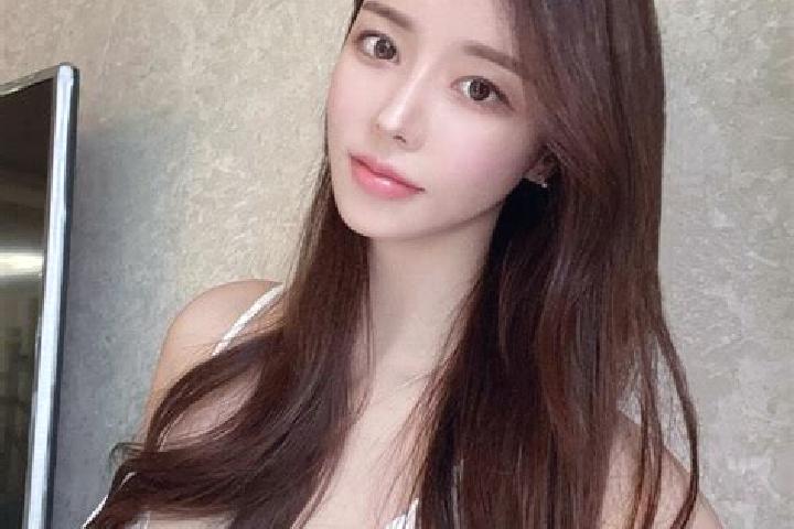 Scarlett, 37 — Escort in Longhutang, China